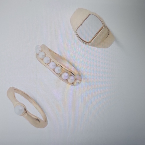 NWT Nordstrom Rack Trio Set of Gold and Imitation Pearl Rings Size 7 - Picture 5 of 6